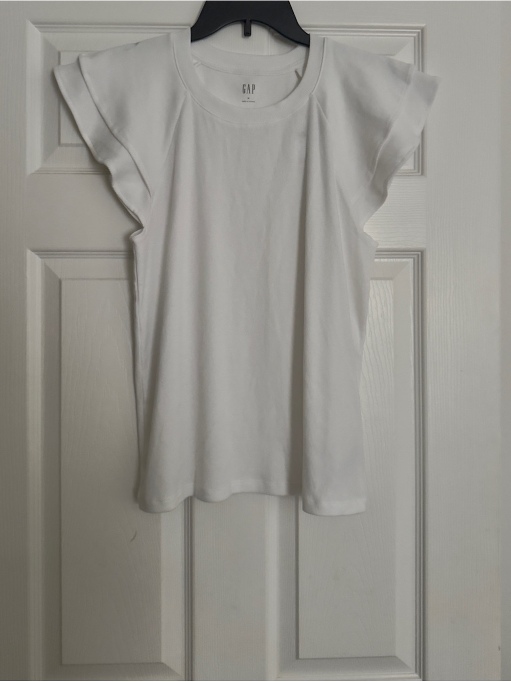 NWT GAP White Flutter Sleeve Top Size M